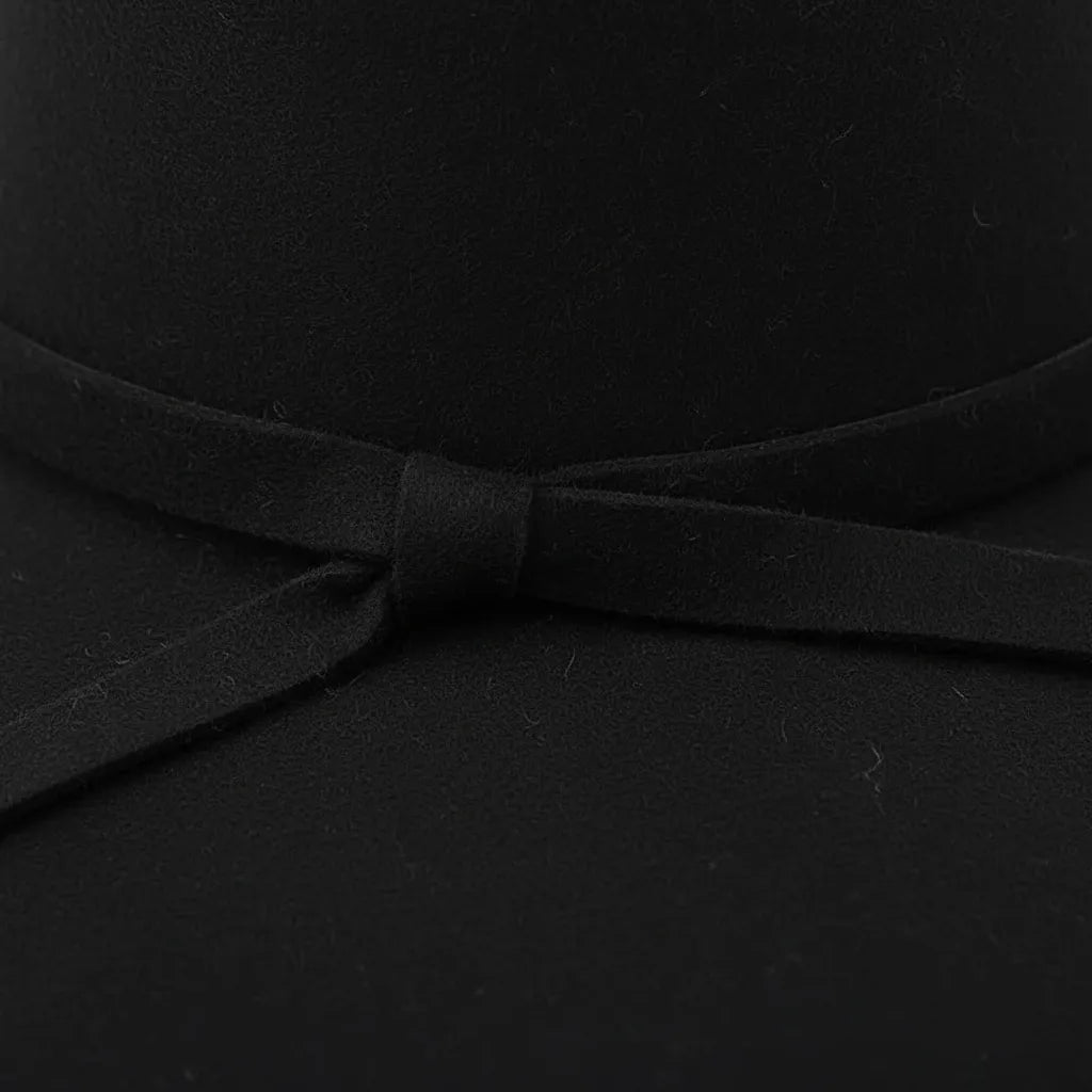 Chapeau Old Money