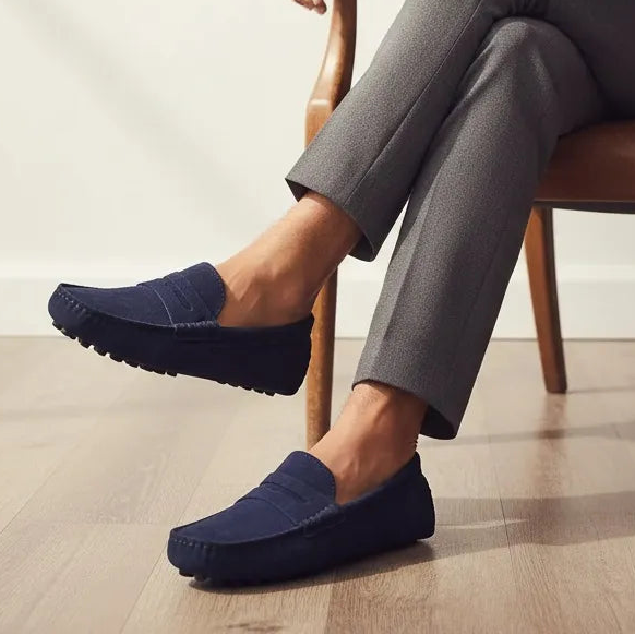 De Klassieke Blauwe Loafer